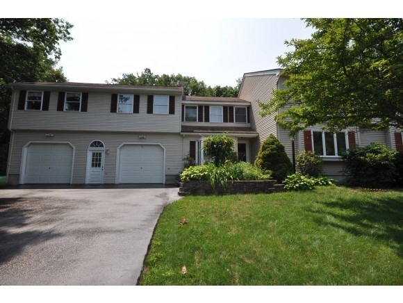 20 Mohawk Dr, Londonderry, NH 03053 - photo 1