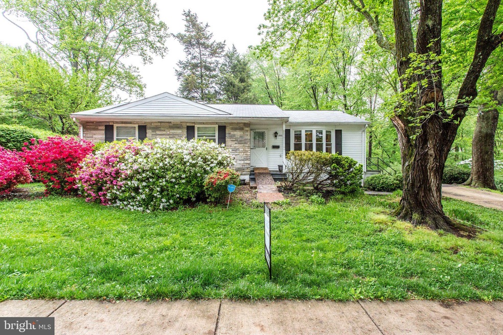 1302 Cottage St SW, Vienna, VA 22180 - photo 1