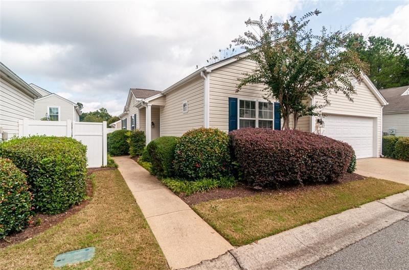 135 W Oaks Place, Woodstock, GA 30188 - photo 1