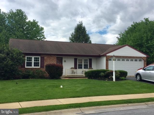 228 Zwecker Cir, New Holland, PA 17557 - photo 1