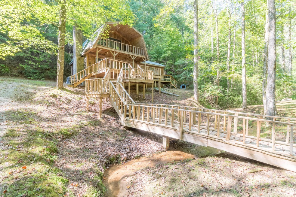 445 Hemlock Trl-5