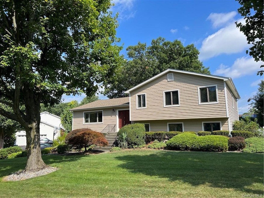 8 Ossman Dr, Pomona, NY 10970 - photo 1