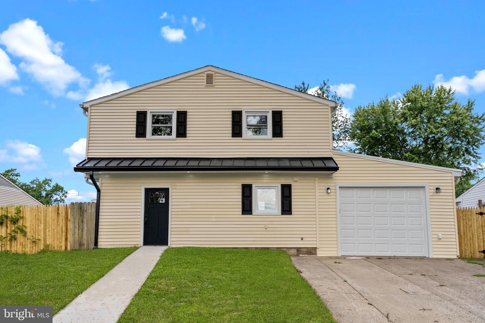 35 Thimbleberry Ln, Levittown, PA 19054 - photo 1