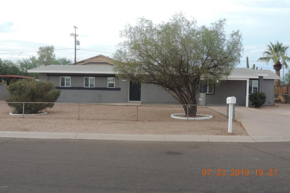 930 E Desert Ave 084