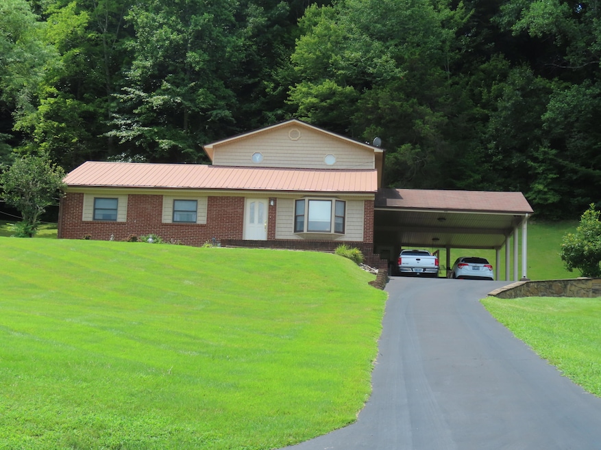 606 Rawcel St, Morehead, KY 40351 - photo 1