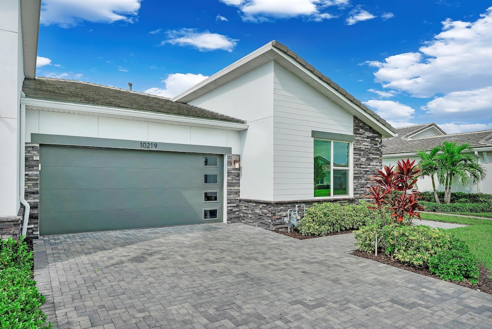 10219 SW Corvus Ln, Port Saint Lucie, FL 34987 - photo 1