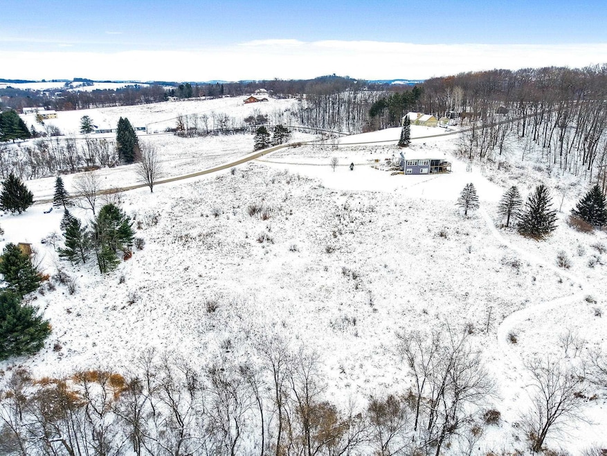 2928 & 2929 Gatling Ct, La Valle, WI 53941 - photo 1