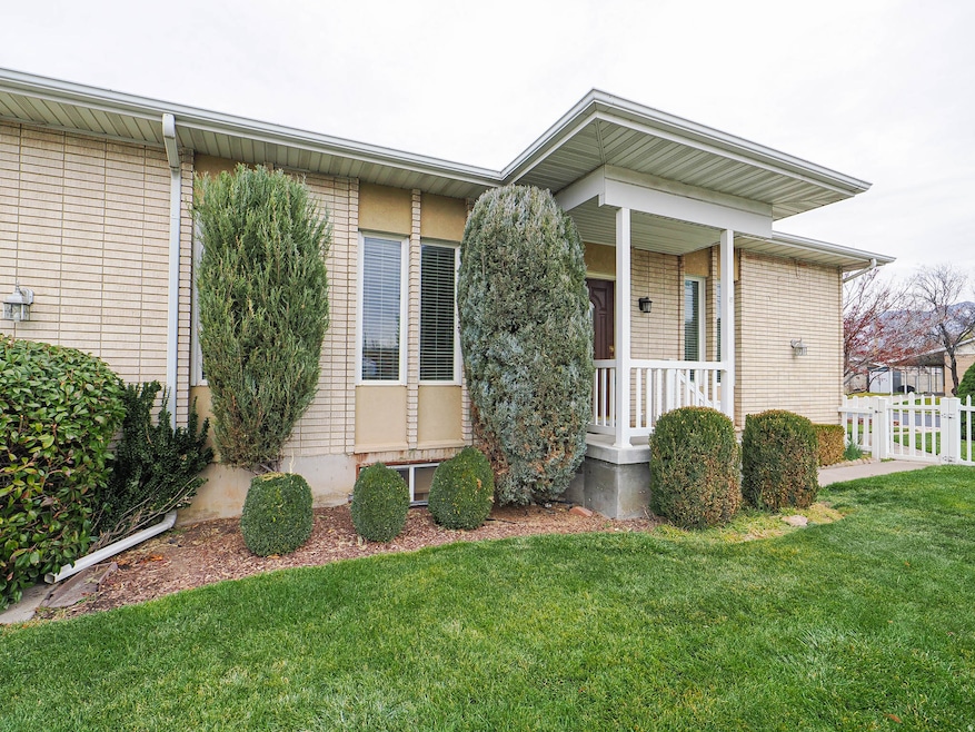 5586 S Brockway St, Salt Lake City, UT 84117 - photo 1