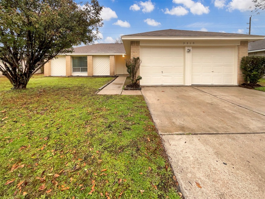 3310 Edgecreek Dr, Houston, TX 77066 - photo 1