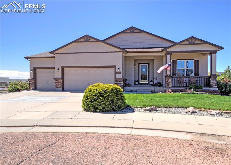 Move in condition Classic walkout ranch with 4bd.3