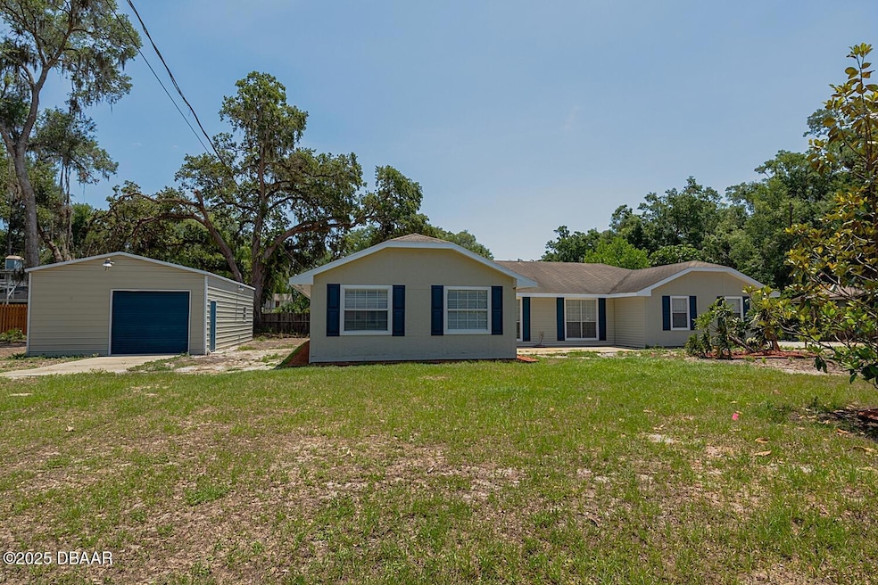 131 Lake Charles Rd Deland FL-33