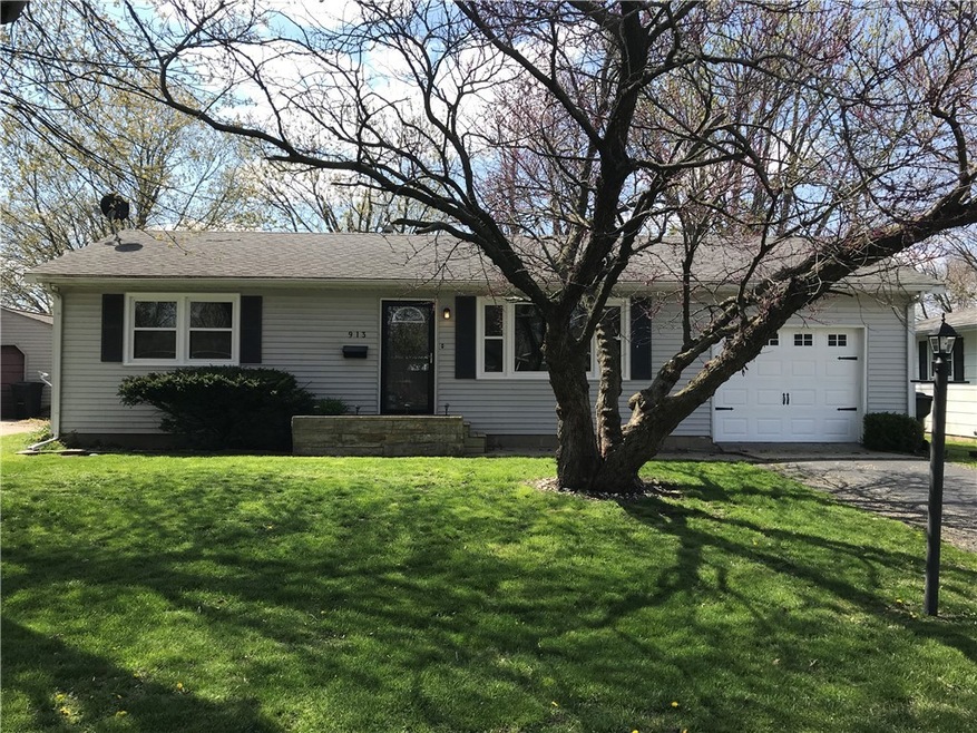 913 N 29th St, Mattoon, IL 61938 - photo 1