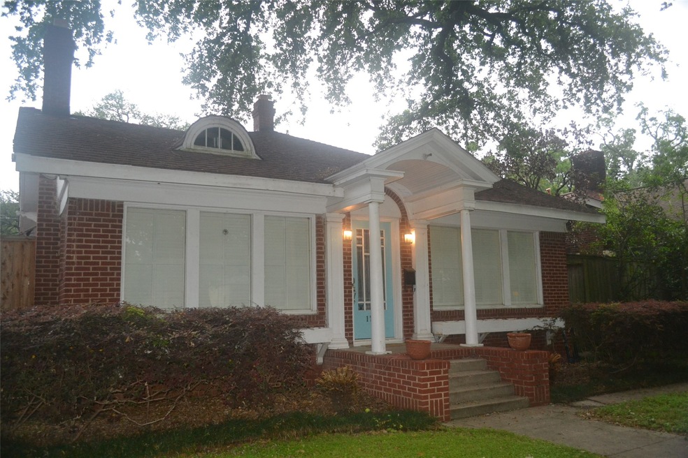 1706 Cherryhurst St, Houston, TX 77006 - photo 1