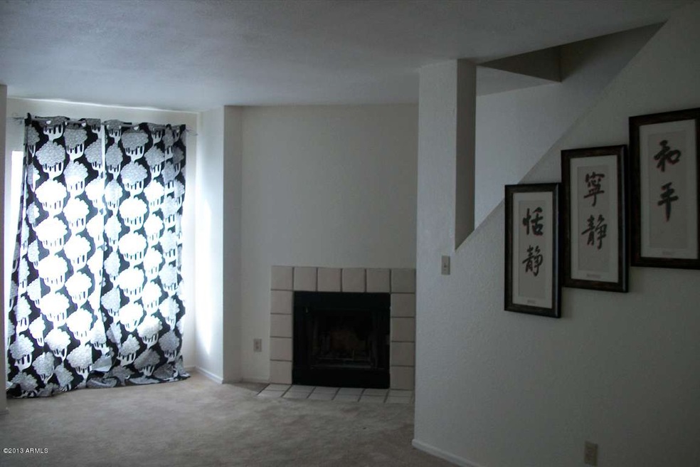 LIVING ROOM 1