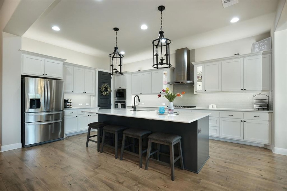 Beautiful chef's kitchen!