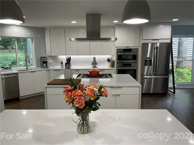 12736 Cliffcreek Dr, Huntersville, NC 28078 - photo 1