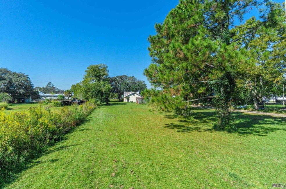 7767 La Highway 1 S, Addis, LA 70710 - photo 1