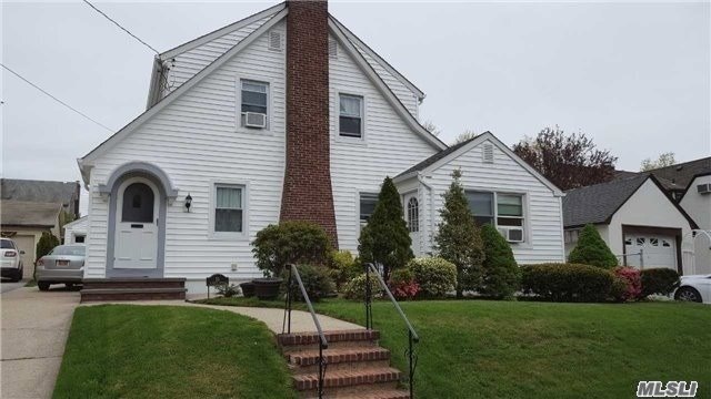 59 Primrose Ave, Floral Park, NY 11001 - photo 1