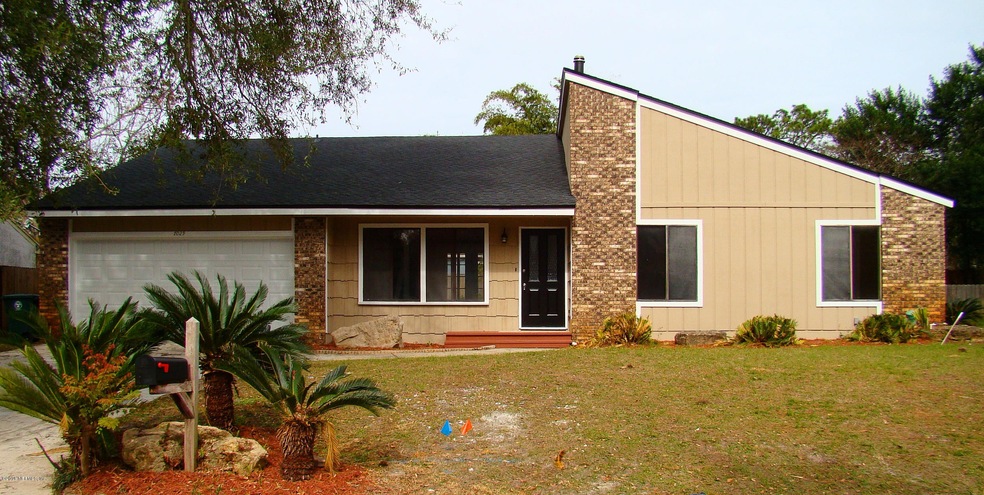 7029 Holiday Hill Ct, Jacksonville, FL 32216 - photo 1