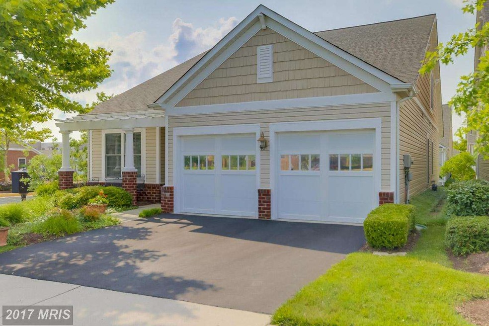 8898 Calla Lily Ct, Lorton, VA 22079 - photo 1