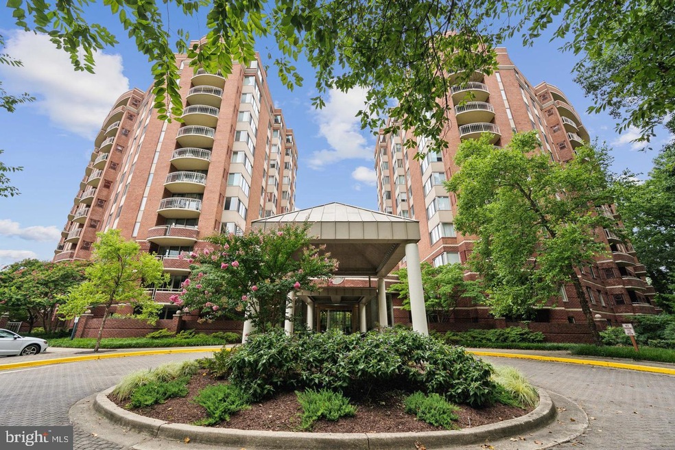 The Fallswood unit 605, Rockville, MD 20852 - photo 1