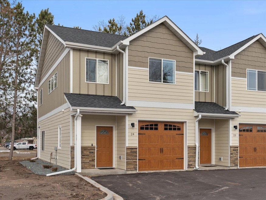 425 W 8th St unit 20, New Richmond, WI 54017 - photo 1