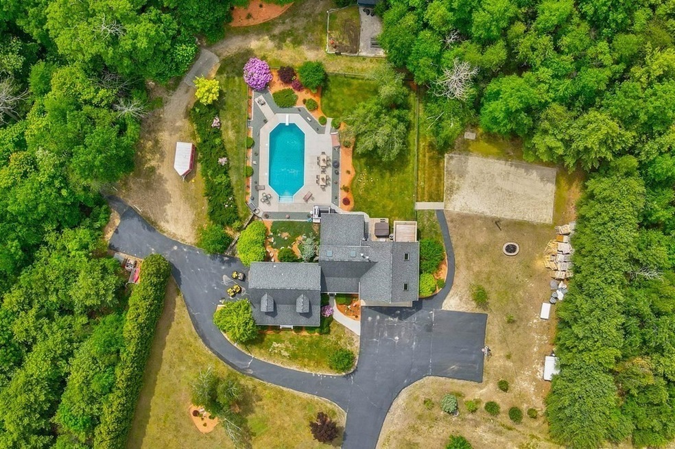 9 Dennis Wilbur Dr, Charlton, MA 01507 - photo 1