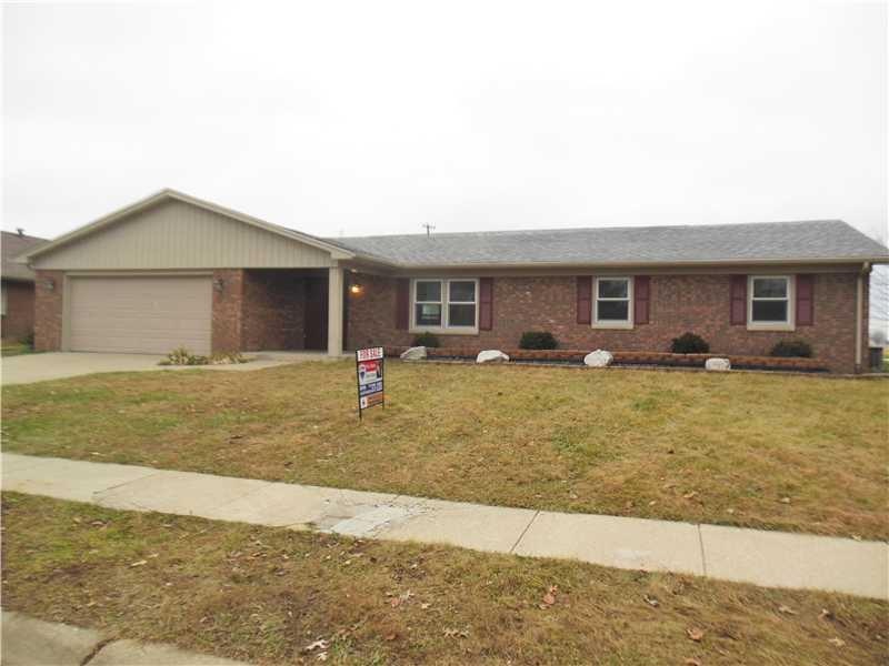 4710 Woodcrest Dr, Columbus, IN 47203 - photo 1