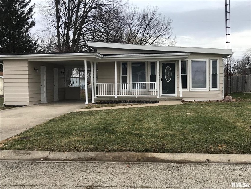 210 Mayfair Dr, Lincoln, IL 62656 - photo 1