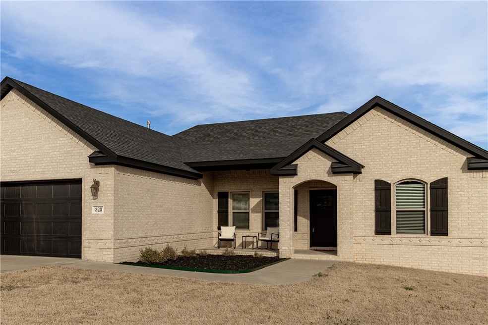 320 Captain Hopkins St, Prairie Grove, AR 72753 - photo 1