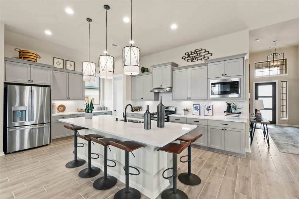 1919 Hickory St, Tomball, TX 77375 - photo 1