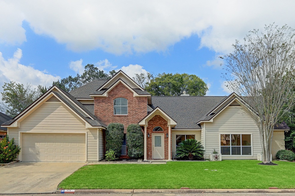 414 Richmond Place Dr, Richmond, TX 77469 - photo 1