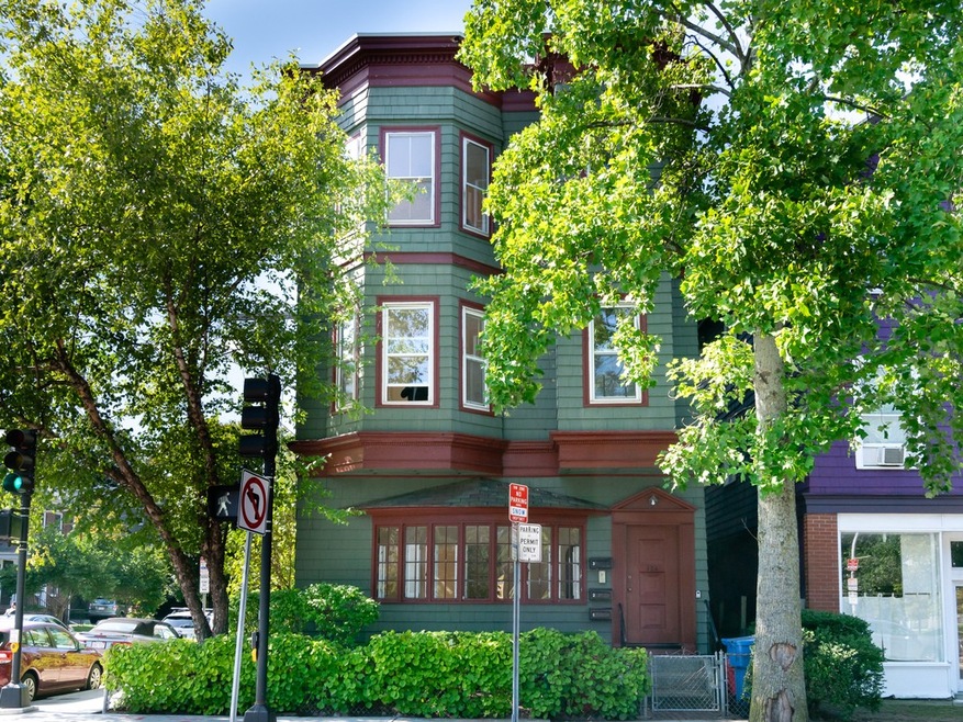 424 Broadway unit 2, Cambridge, MA 02138 - photo 1