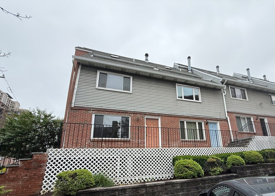 61 Grove St unit A, Stamford, CT 06901 - photo 1