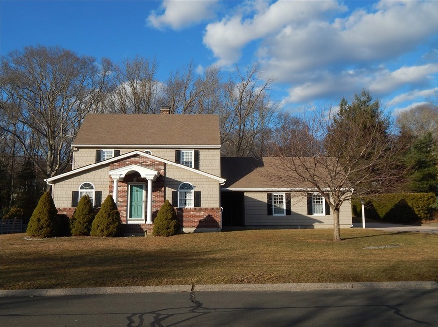 86 Castle Hill Rd, Pawcatuck, CT 06379 - photo 1