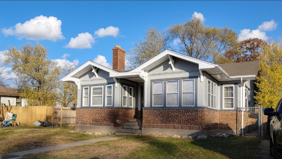 733 Lincoln St, Gary, IN 46402 - photo 1