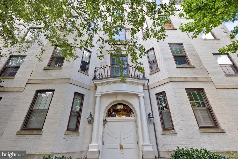 3020 Dent Place NW unit 30W, Washington, DC 20007 - photo 1