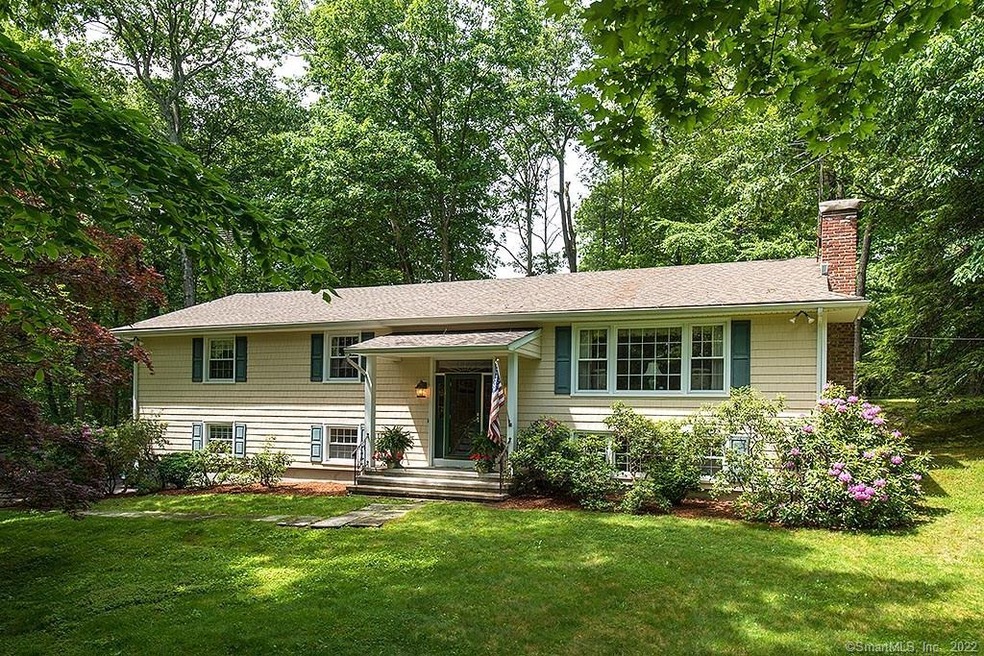 112 Country Club Rd, Stamford, CT 06903 - photo 1