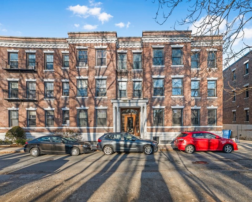 34 Kinross Rd unit 11, Brighton, MA 02135 - photo 1