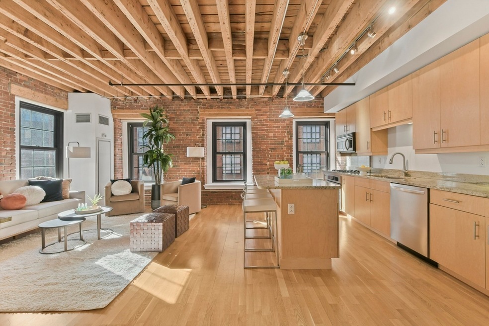 99-105 Broad St unit 4A, Boston, MA 02110 - photo 1