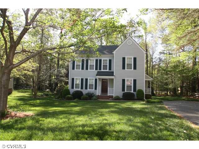 Exterior Front - Beautifully landscaped yard. Viny