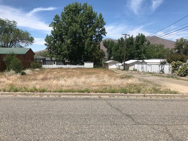 15 E Mcarthur Ave, Winnemucca, NV 89445 - photo 1