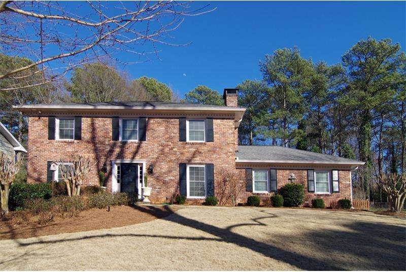 Updated 4 Bedroom/3.5 Bath 2 story home in Castlew