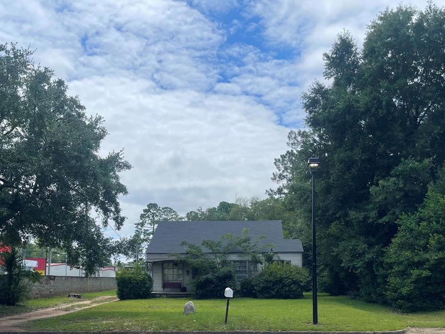1104 8th Ave, Albany, GA 31707 - photo 1