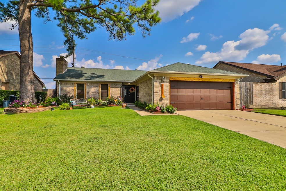 10314 Jillana Kaye Dr, Houston, TX 77086 - photo 1