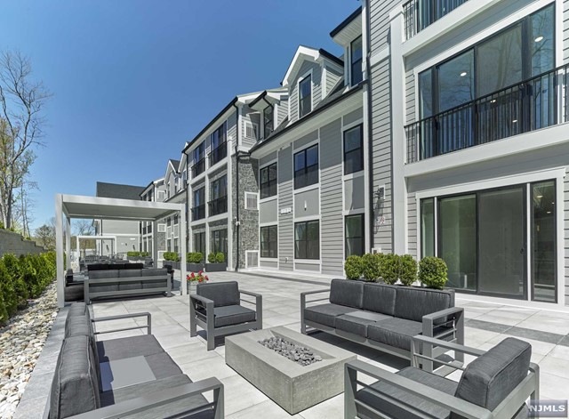 8 Tice Rd unit 107, Franklin Lakes, NJ 07417 - photo 1