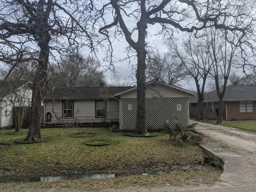 1112 Eubanks St, Houston, TX 77022 - photo 1