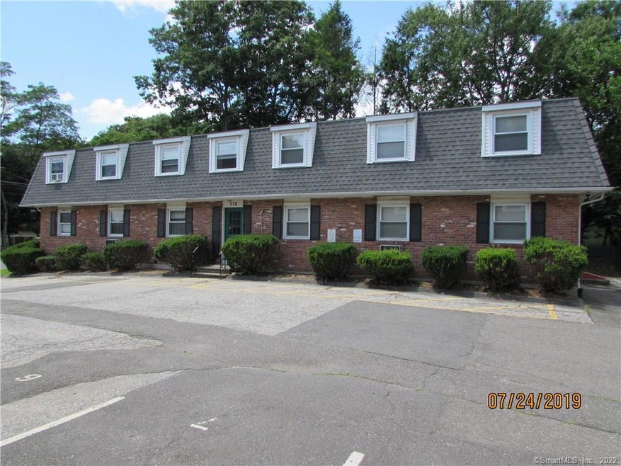 370 Colonial Ave unit 5D, Waterbury, CT 06704 - photo 1