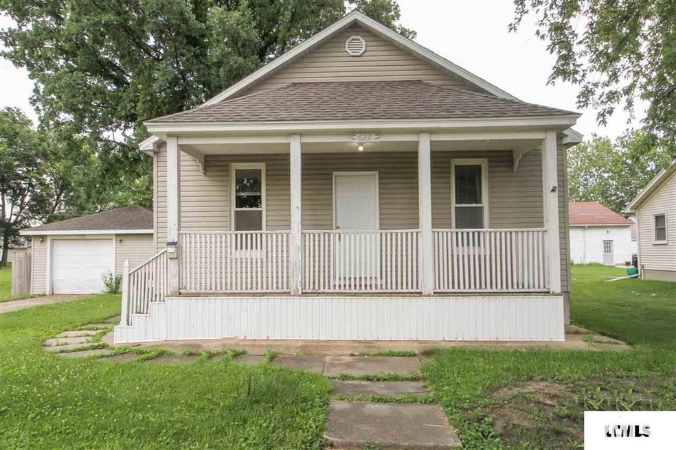 622 Wichita Ave, Lincoln, IL 62656 - photo 1