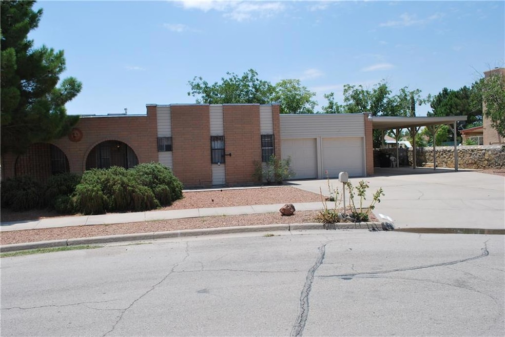 15352 Mineral Ct, Horizon City, TX 79928 - photo 1